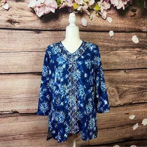 Cathy Daniels Women’s Blue White Beaded Floral V-Neck Blouse Large